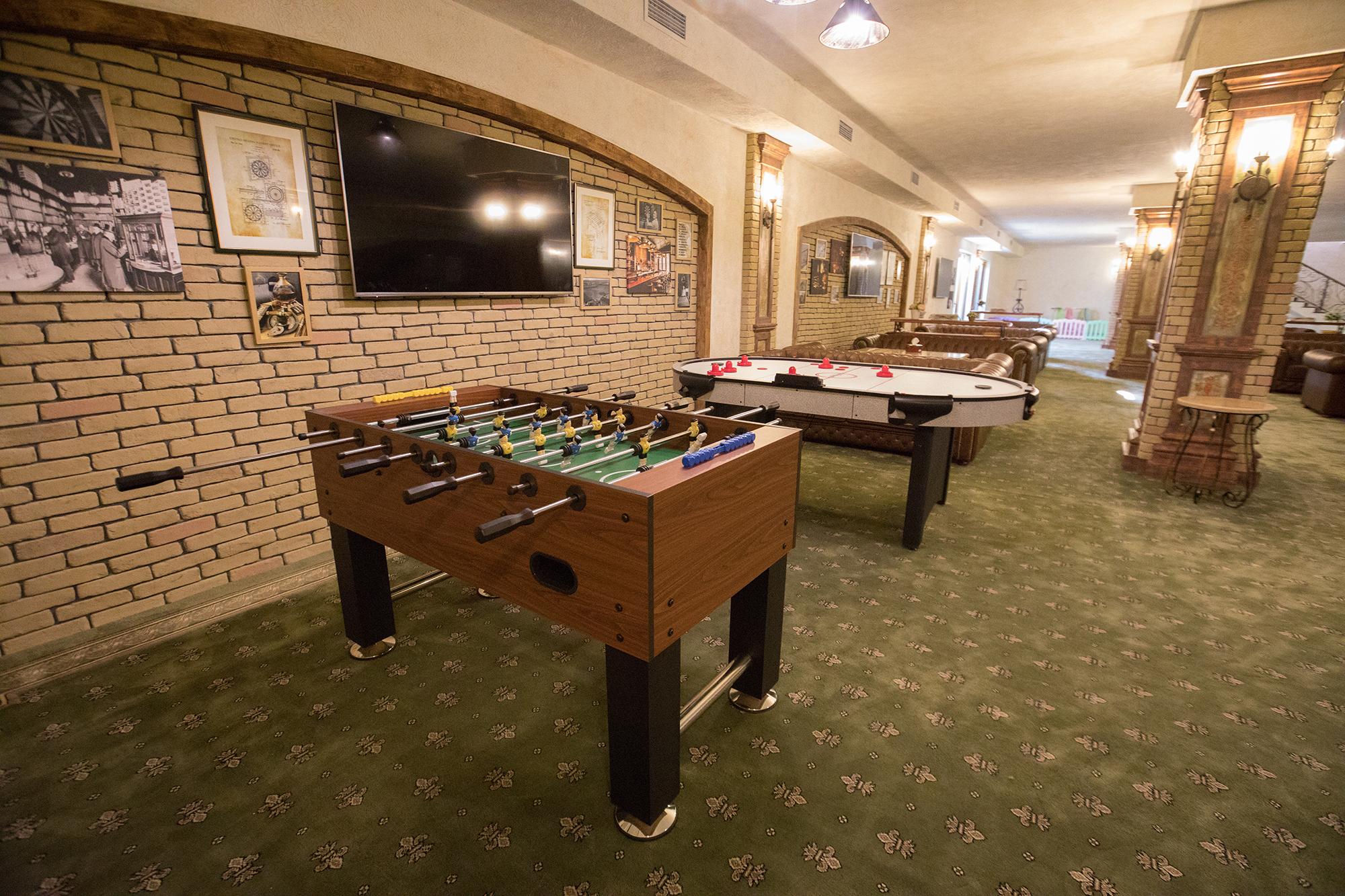 Caucasus Hotel Kasagh Exterior foto The game table at the 2016 G7 summit